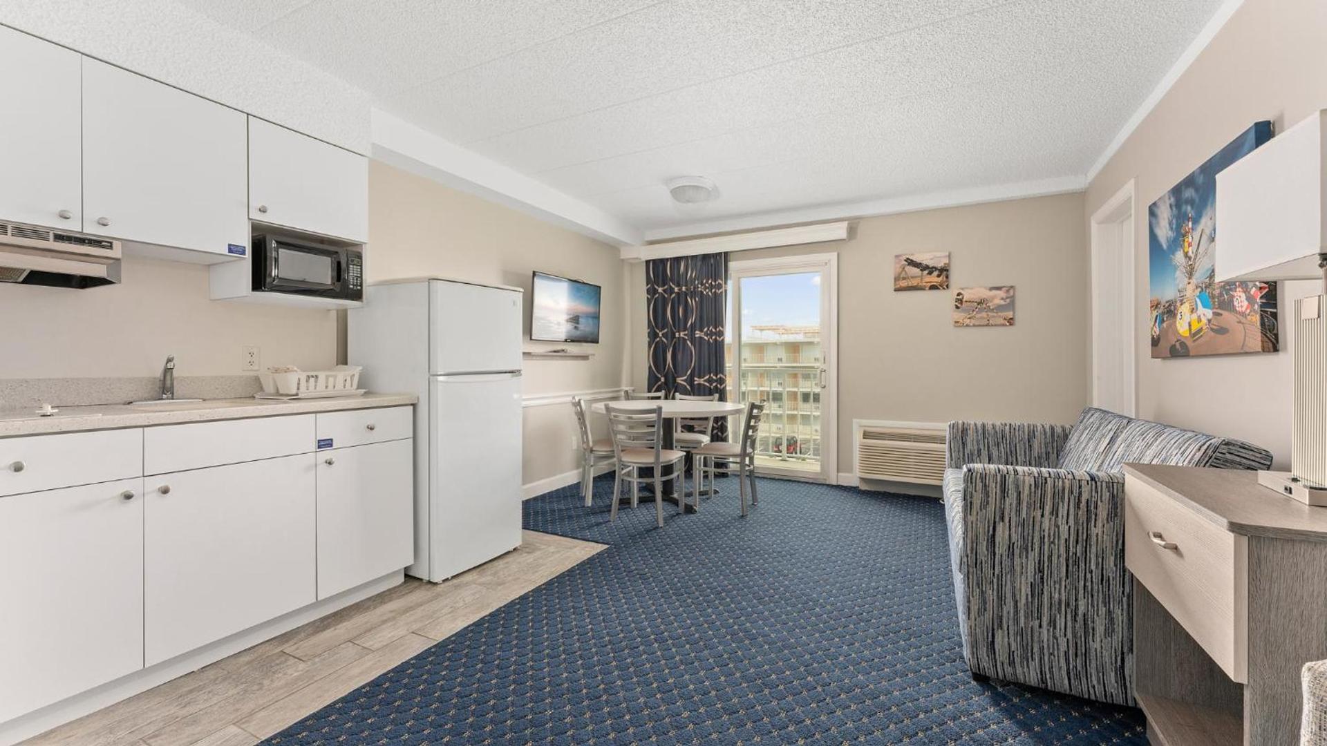 Adventurer Oceanfront Inn photo 6