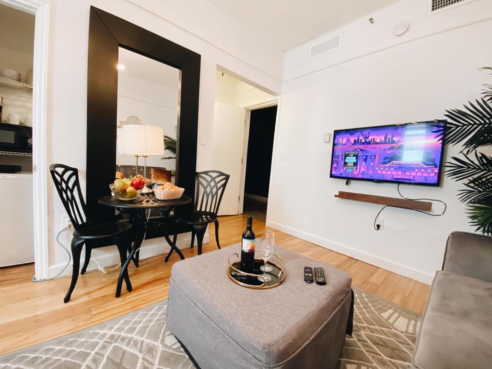 Nine20 Collins Apartments by Lowkl photo 60