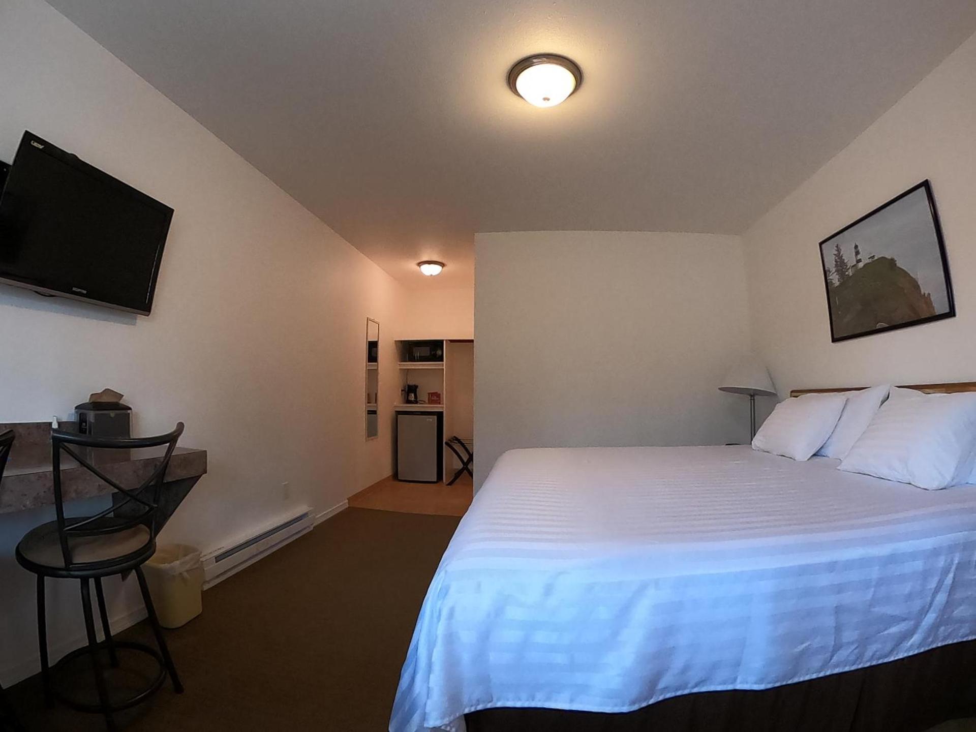 Col-Pacific Motel photo 10