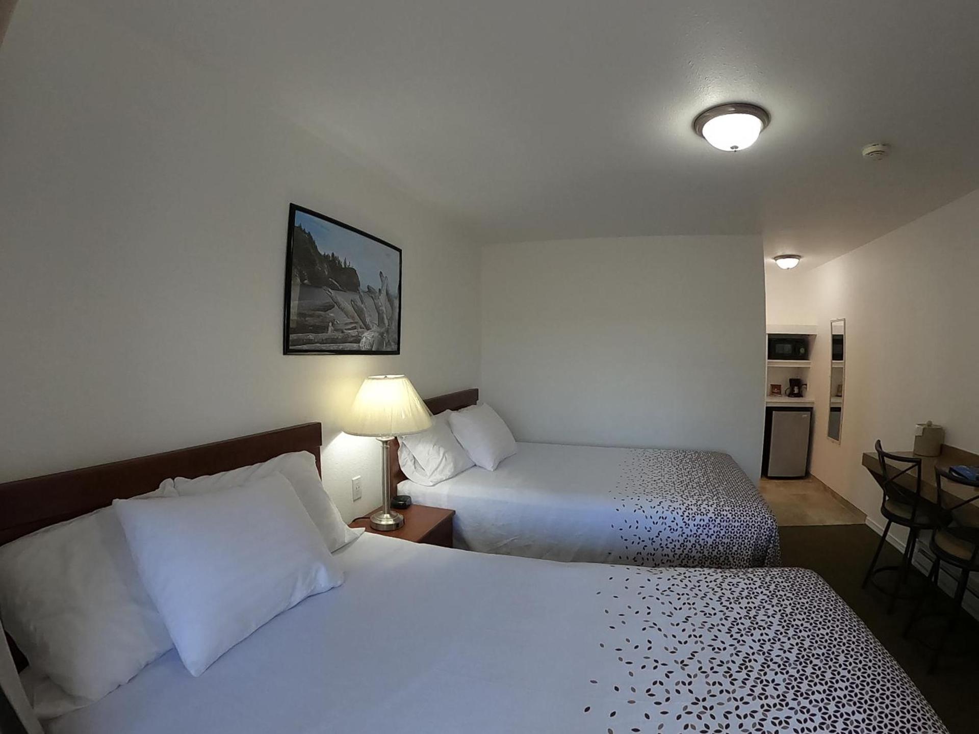 Col-Pacific Motel photo 13
