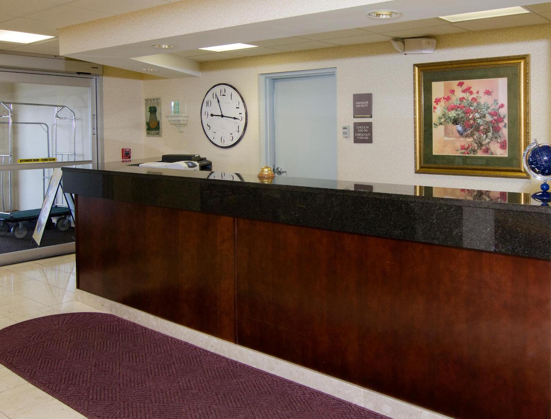 Ramada by Wyndham Angola/Fremont Area photo 28