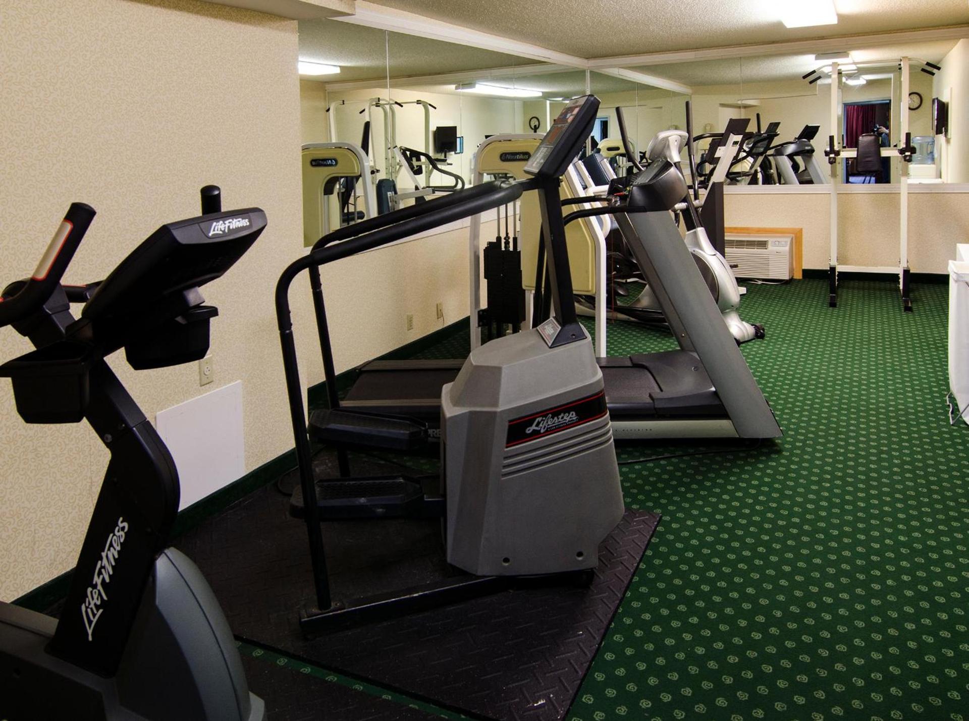 Ramada by Wyndham Angola/Fremont Area photo 30