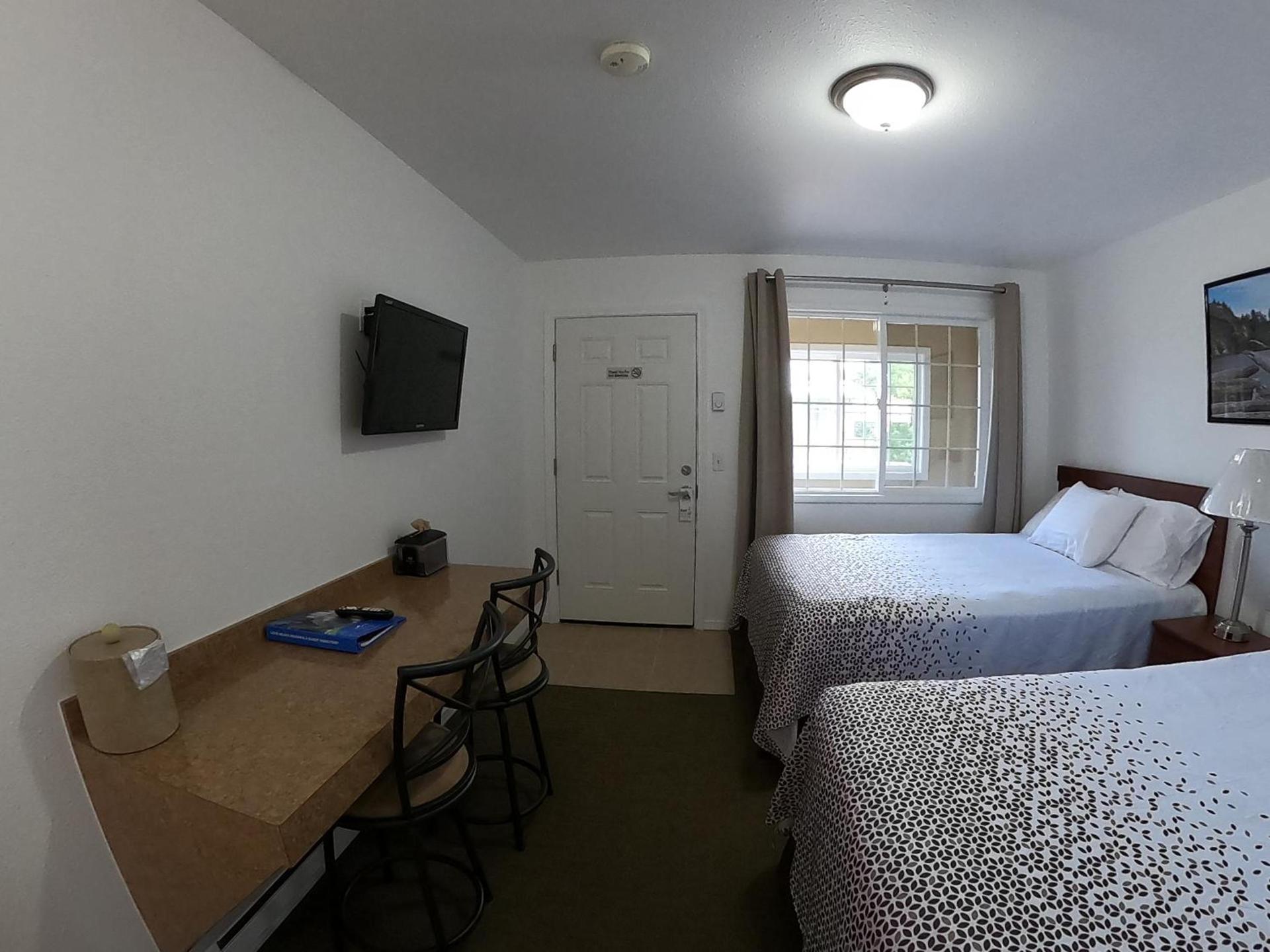 Col-Pacific Motel photo 15