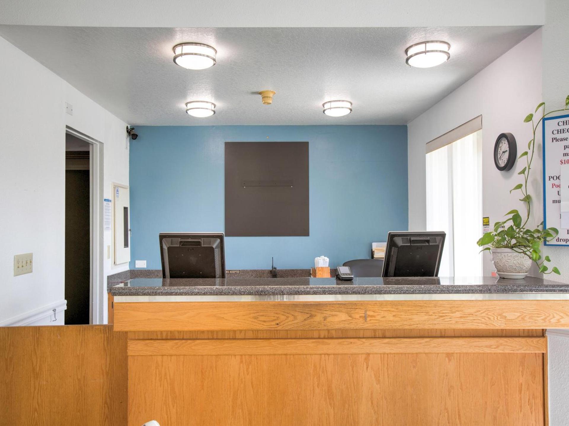 OYO Woodland Hotel and Suites photo 19