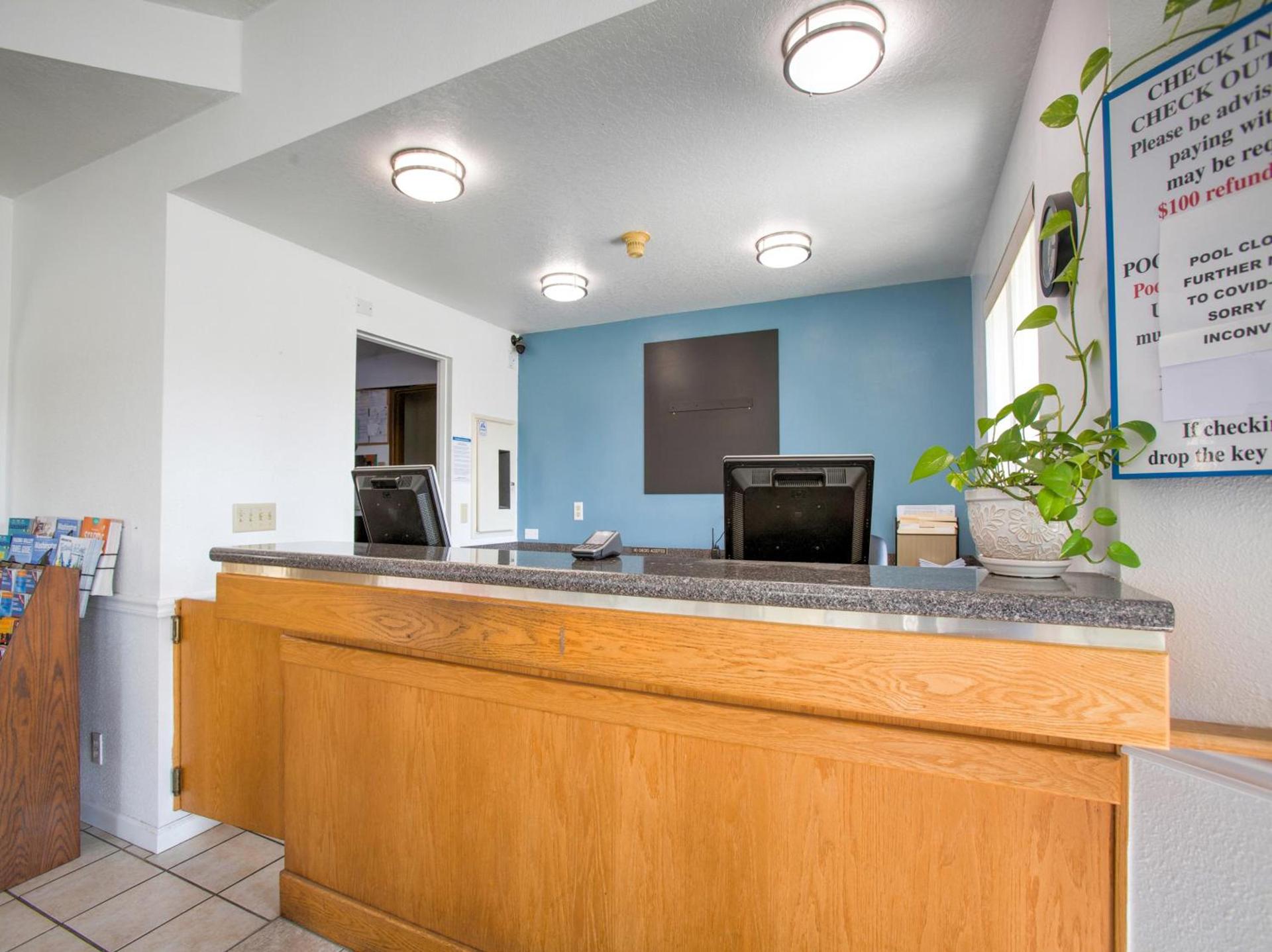 OYO Woodland Hotel and Suites photo 40