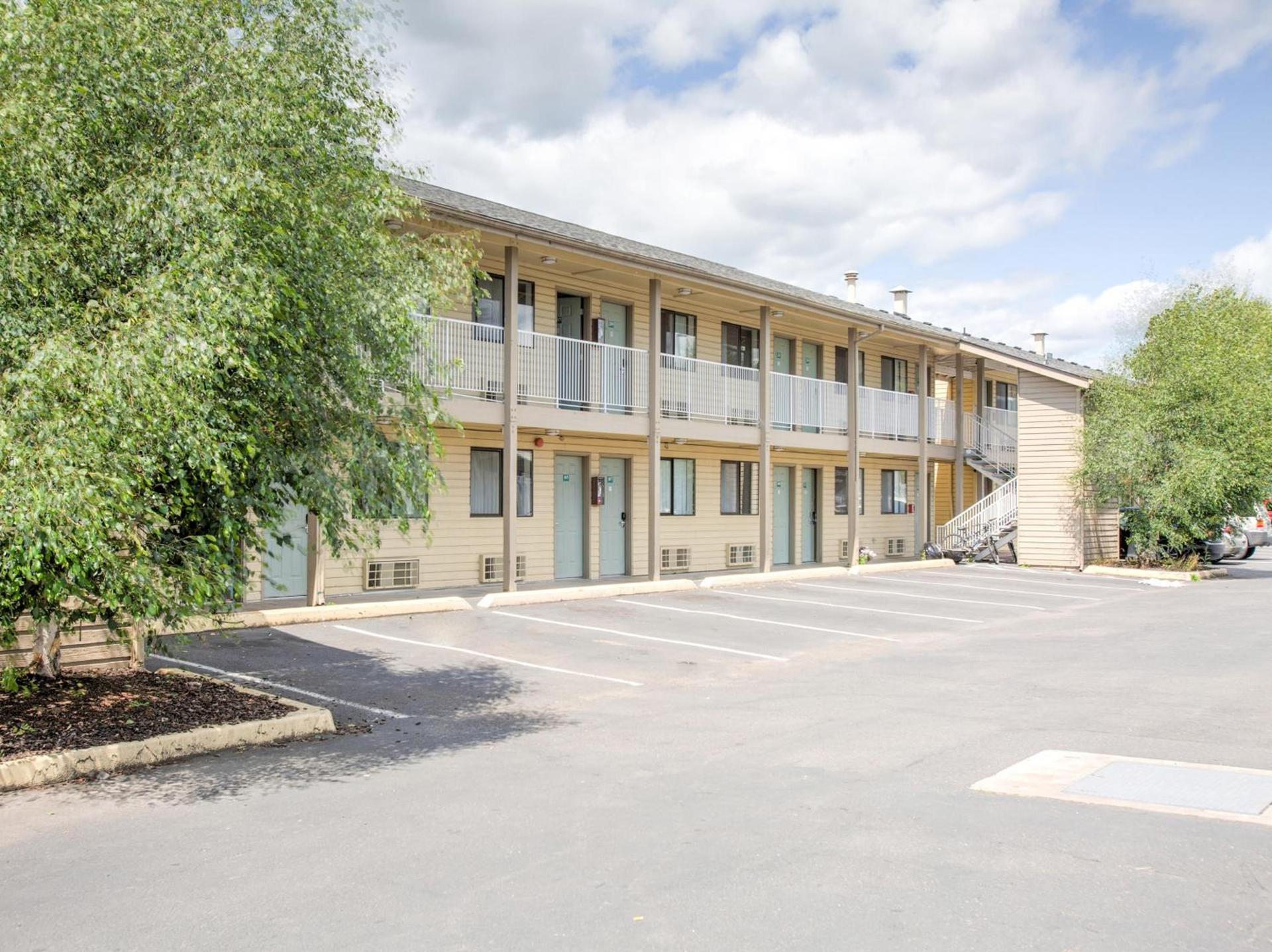 OYO Woodland Hotel and Suites photo 45