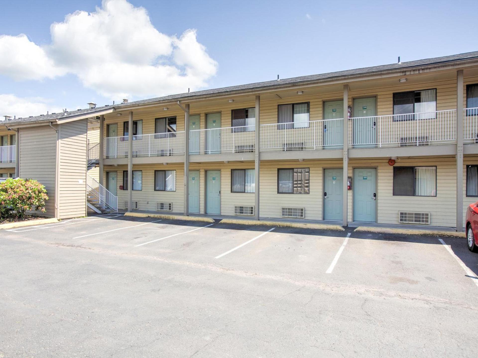 OYO Woodland Hotel and Suites photo 46