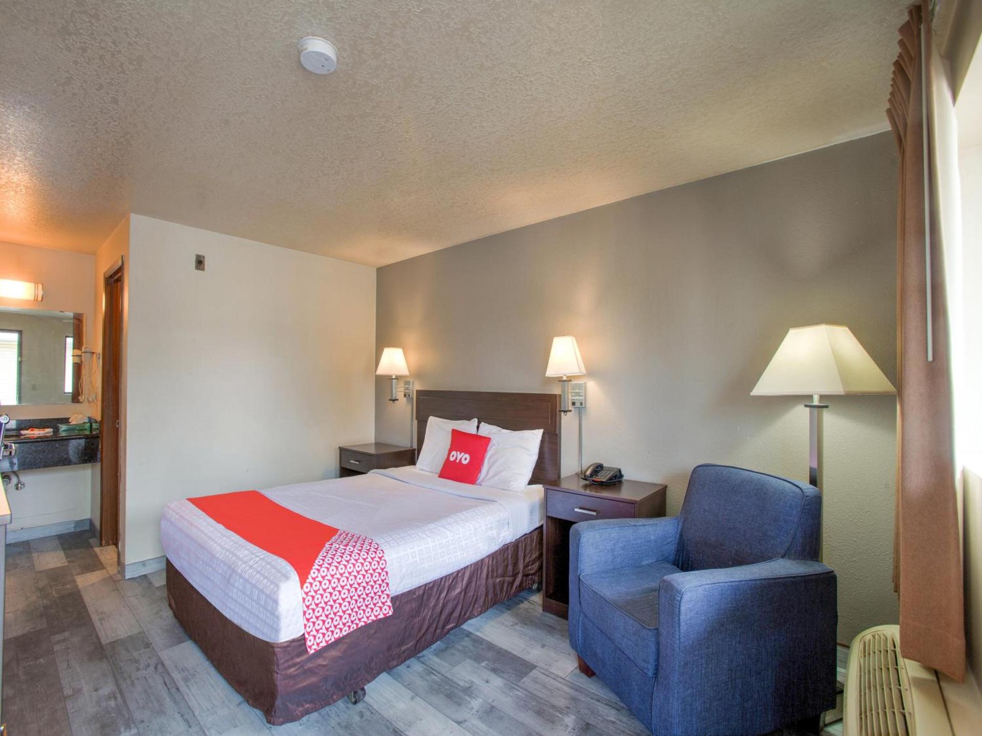 OYO Woodland Hotel and Suites photo 33