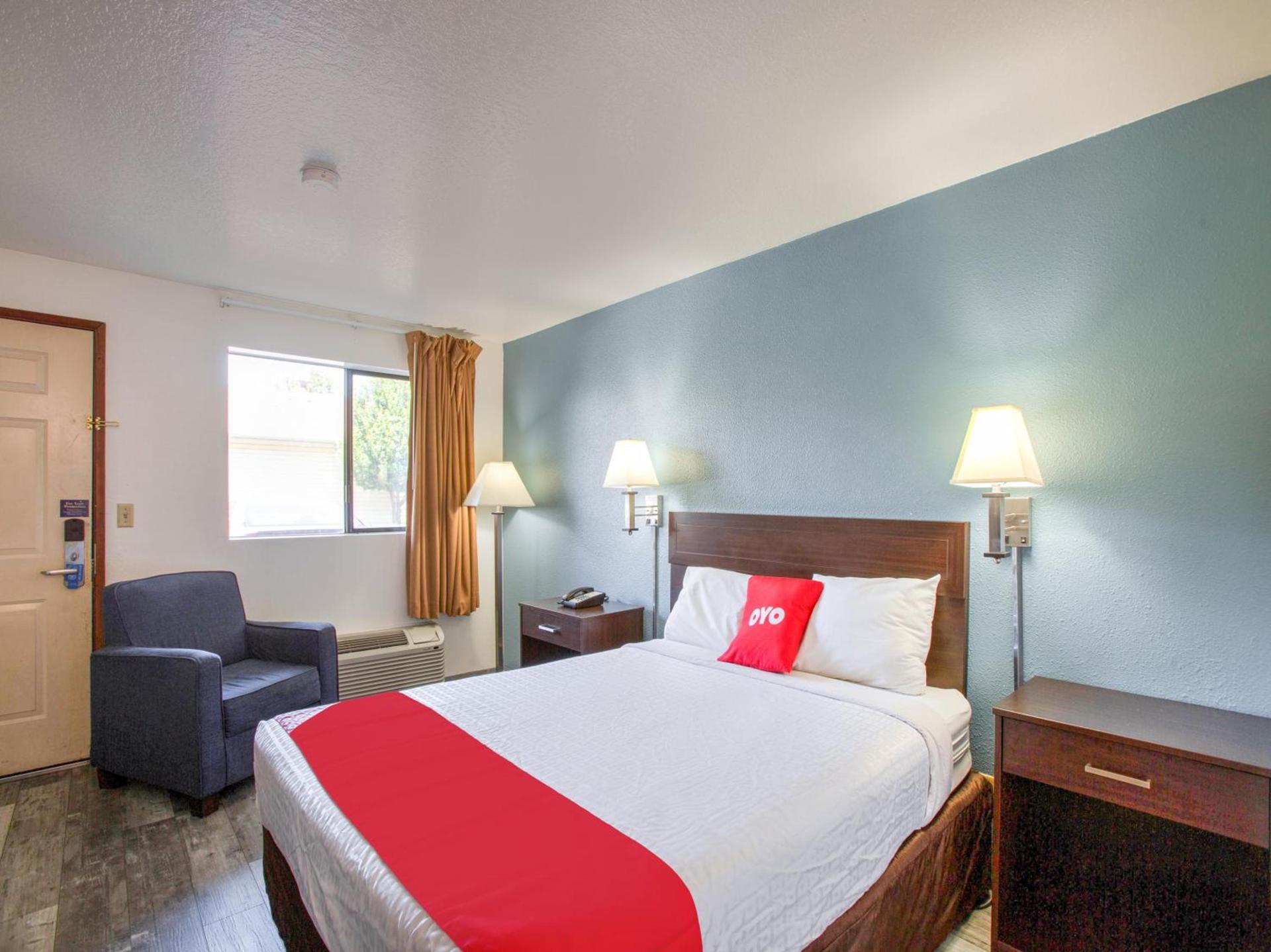 OYO Woodland Hotel and Suites photo 12