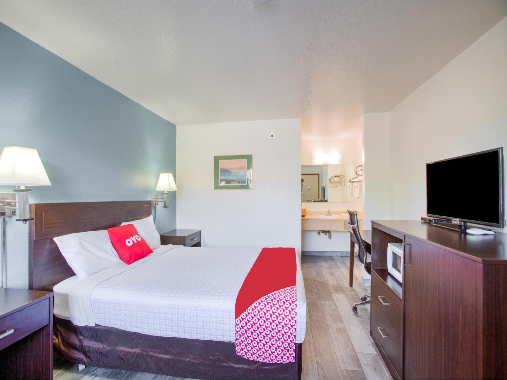 OYO Woodland Hotel and Suites photo 6