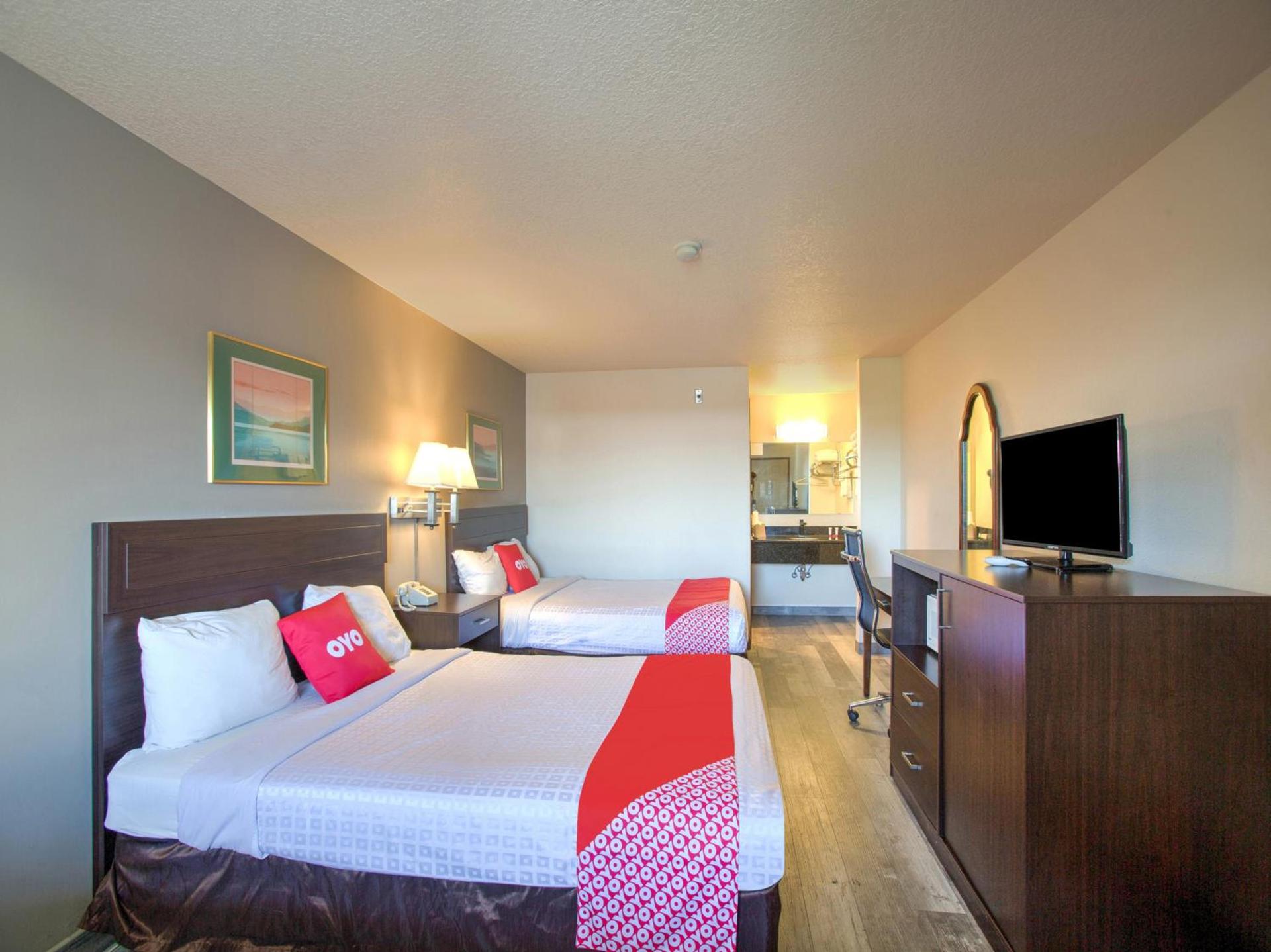 OYO Woodland Hotel and Suites photo 11
