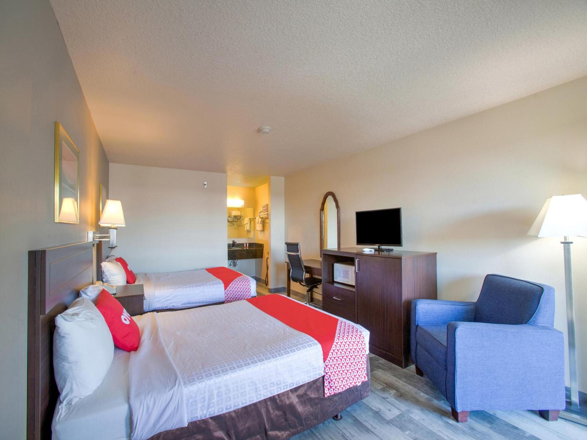OYO Woodland Hotel and Suites photo 27