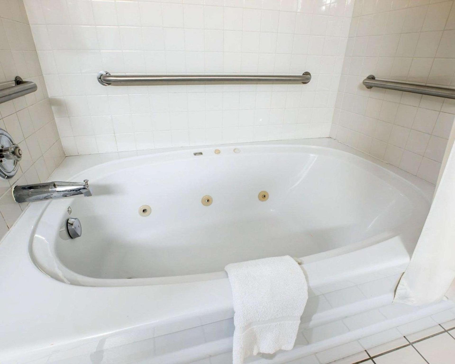 Quality Suites San Diego Otay Mesa photo 14