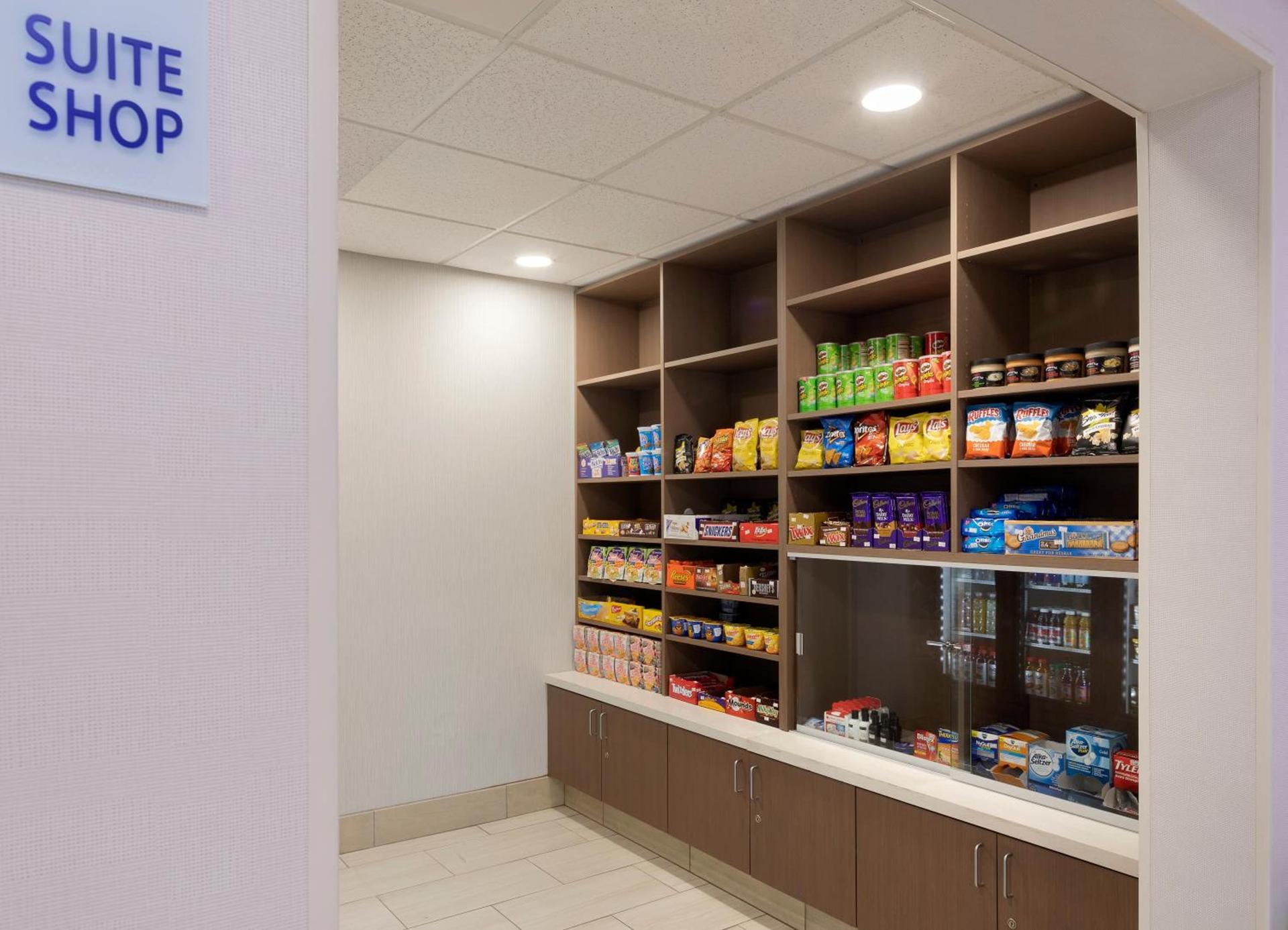 Holiday Inn Express & Suites Tilton by IHG photo 12