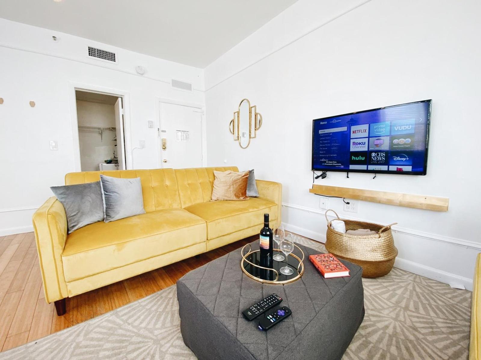 Nine20 Collins Apartments by Lowkl photo 39