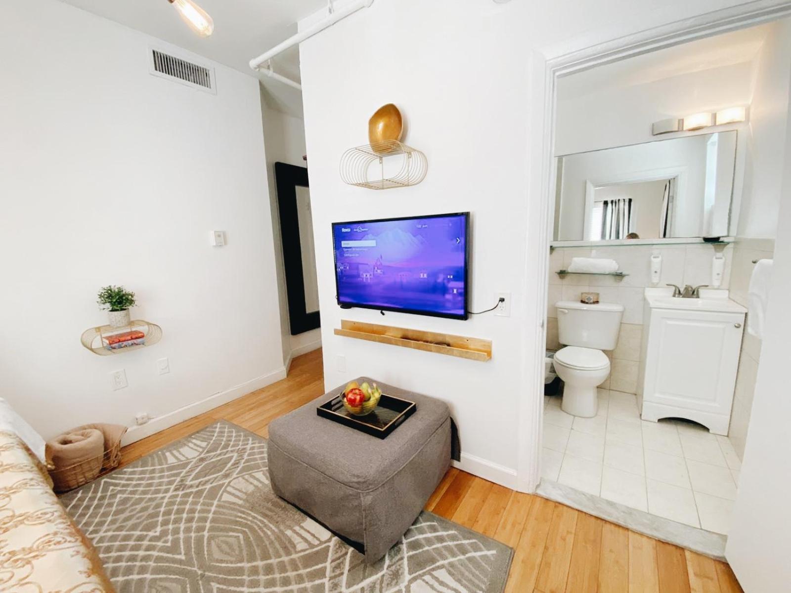 Nine20 Collins Apartments by Lowkl photo 38