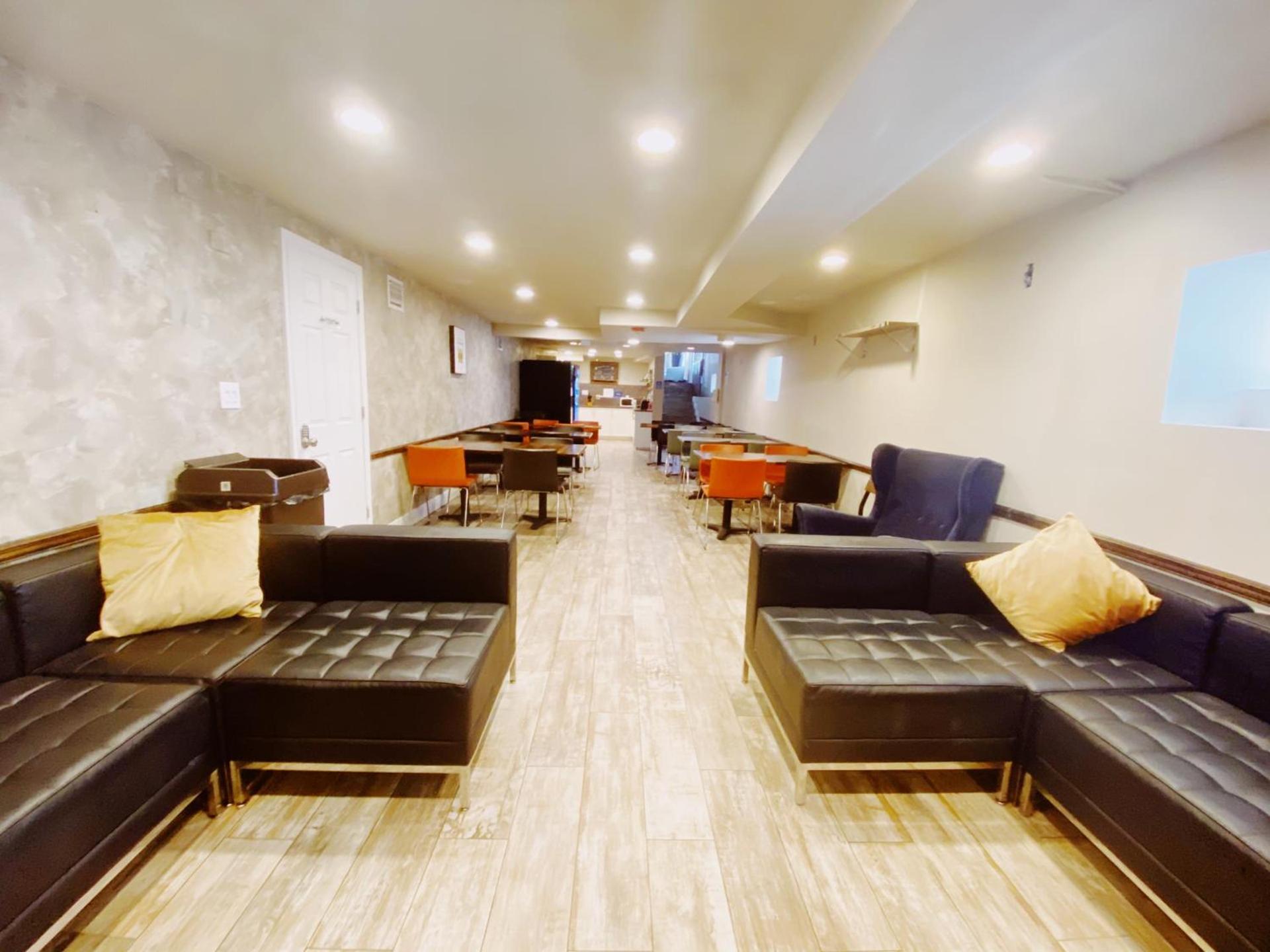 Nine20 Collins Apartments by Lowkl photo 33