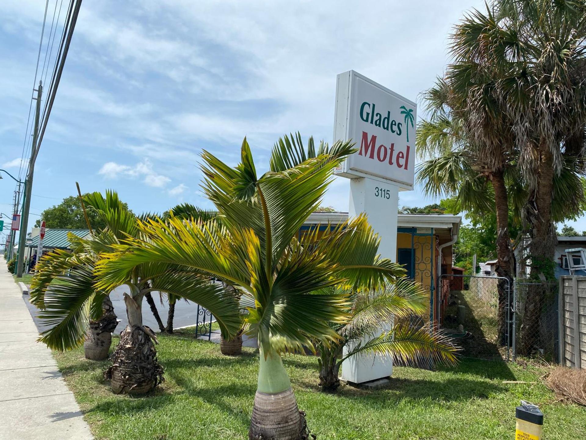 Glades Motel - Naples photo 93