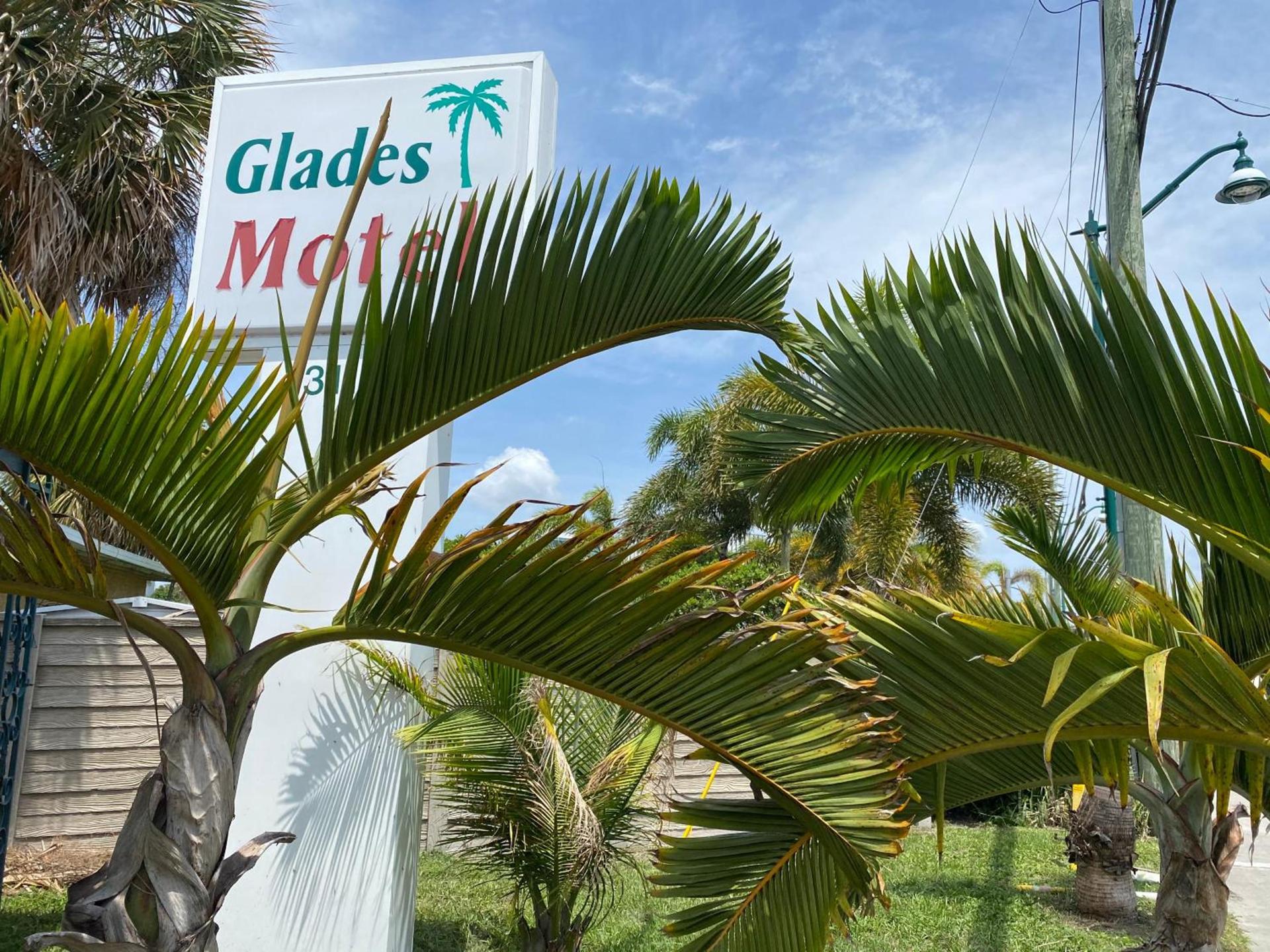 Glades Motel - Naples photo 91