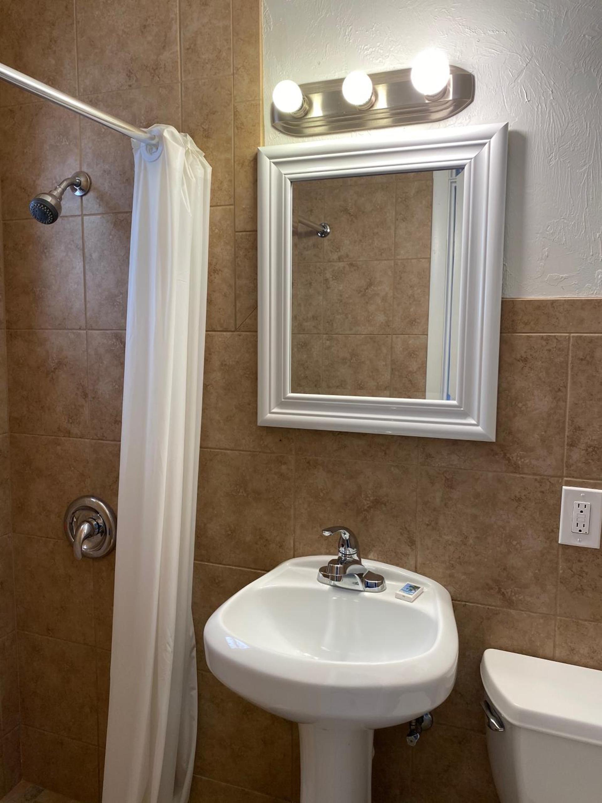 Glades Motel - Naples photo 88