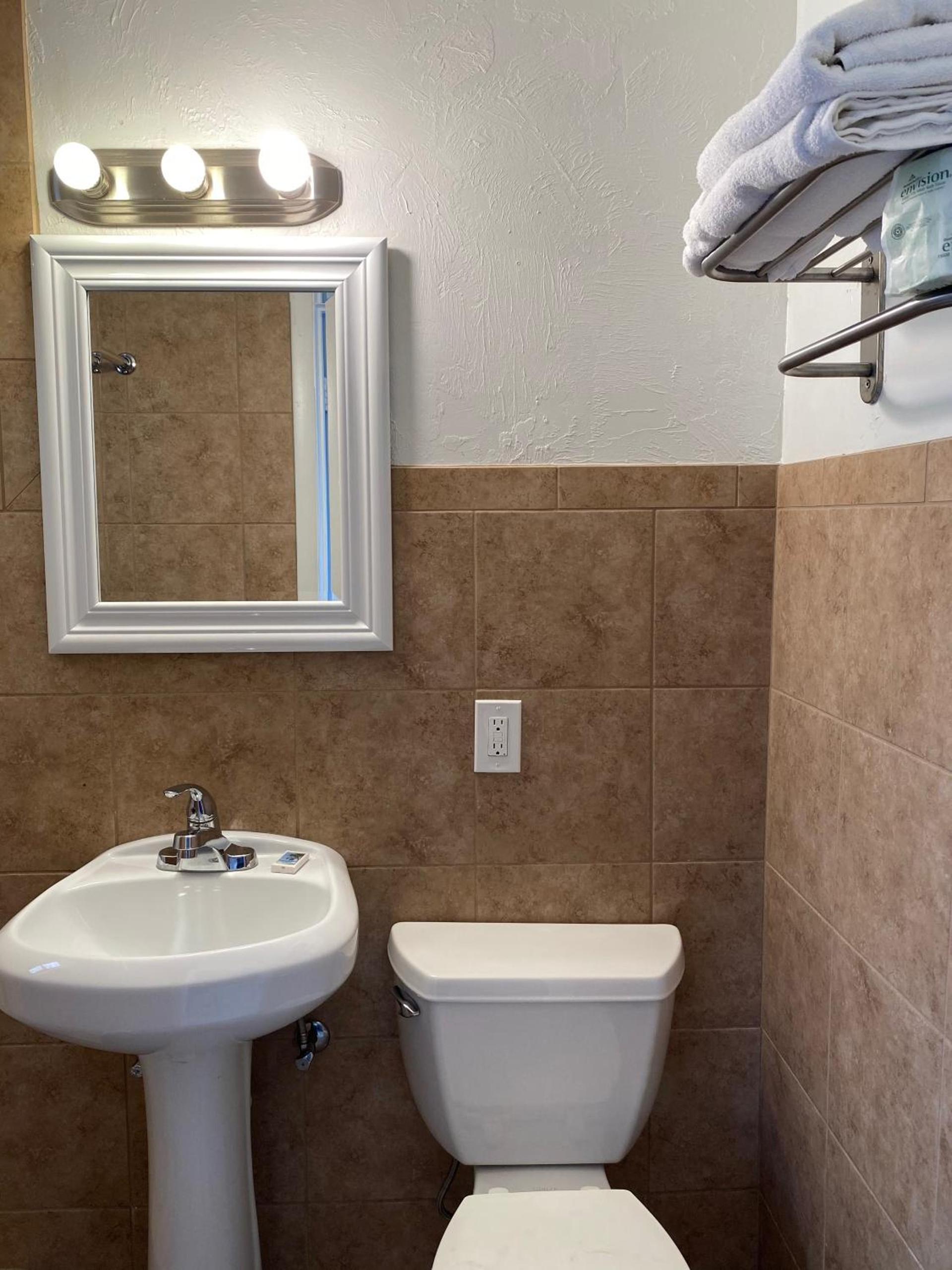 Glades Motel - Naples photo 86