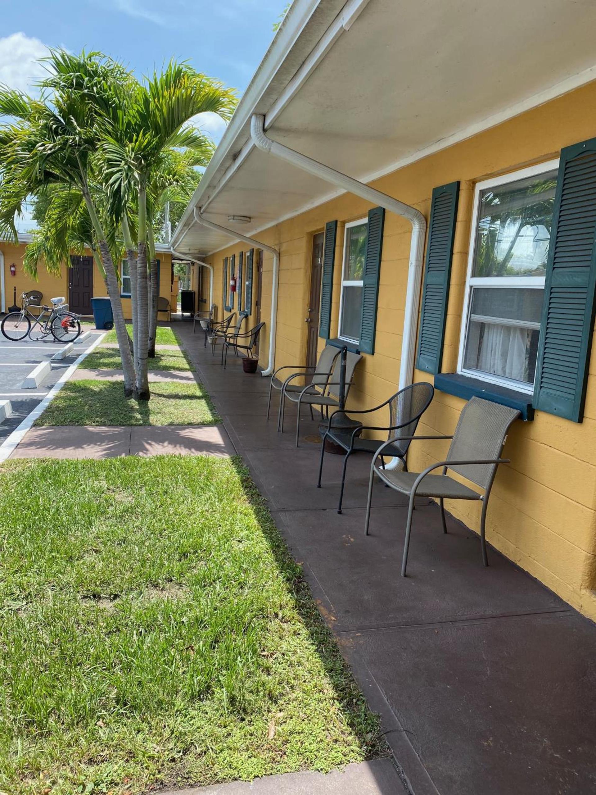 Glades Motel - Naples photo 78
