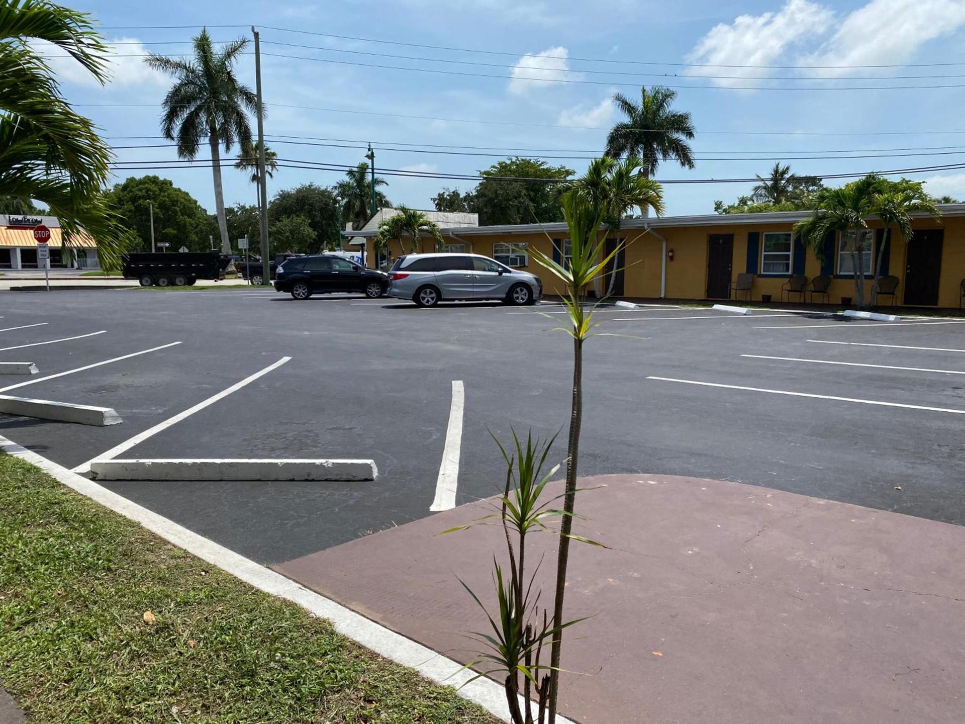 Glades Motel - Naples photo 73
