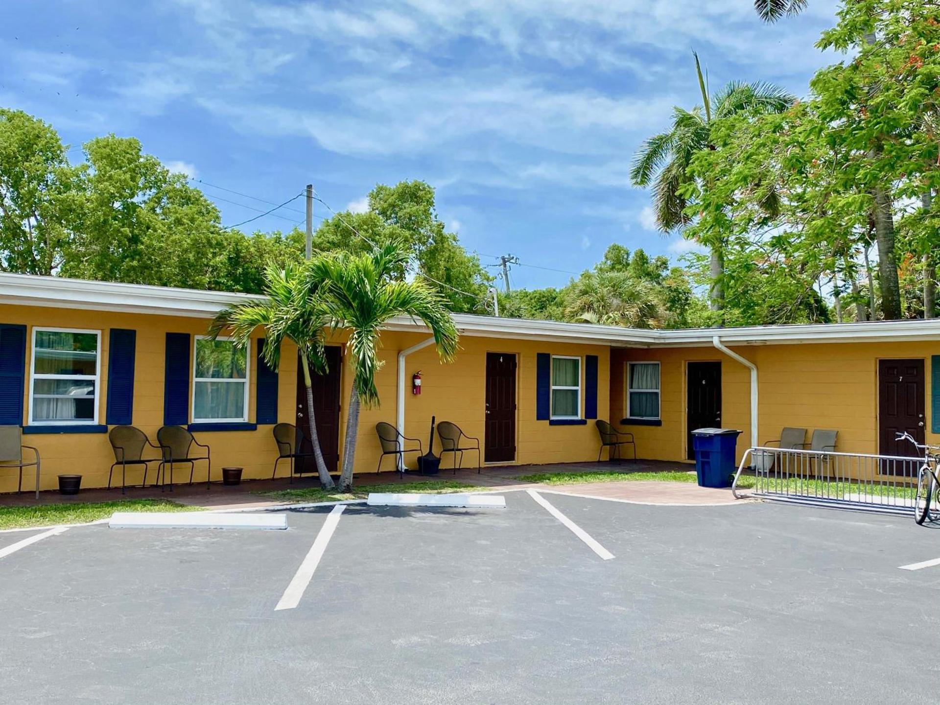 Glades Motel - Naples photo 1