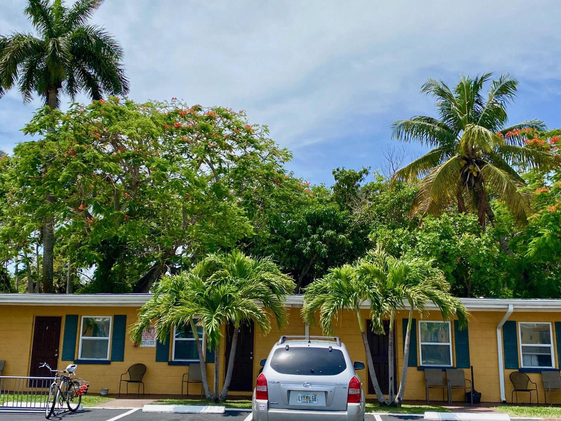 Glades Motel - Naples photo 2