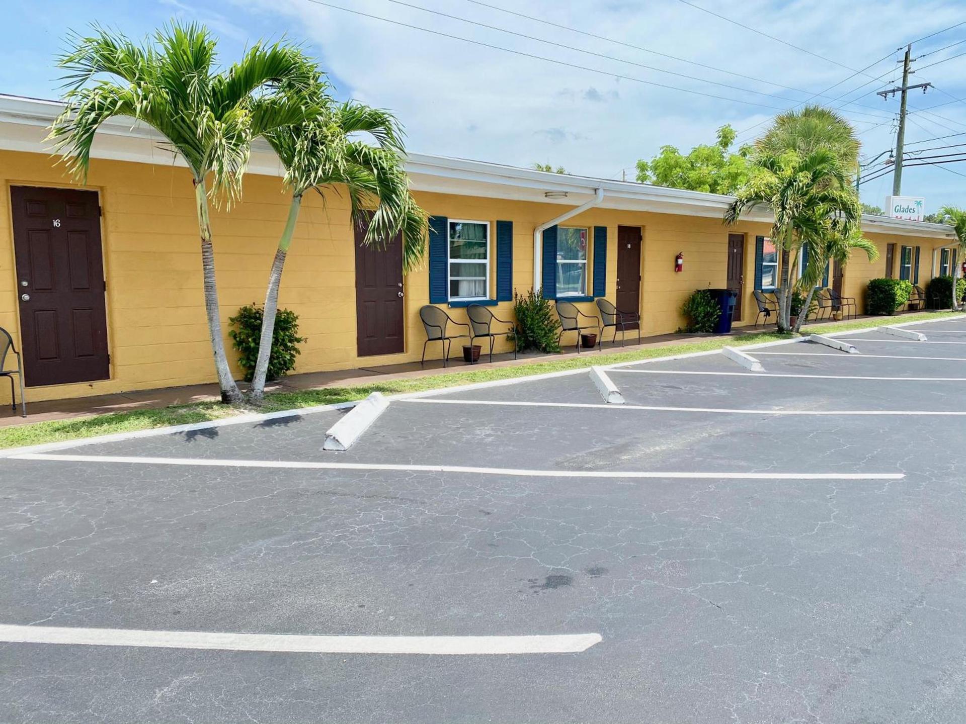 Glades Motel - Naples photo 4