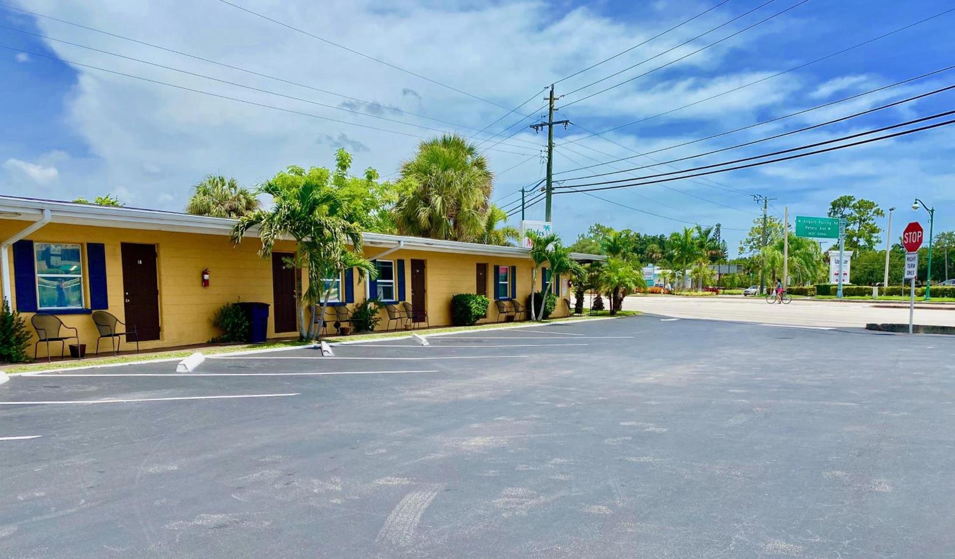 Glades Motel - Naples photo 5