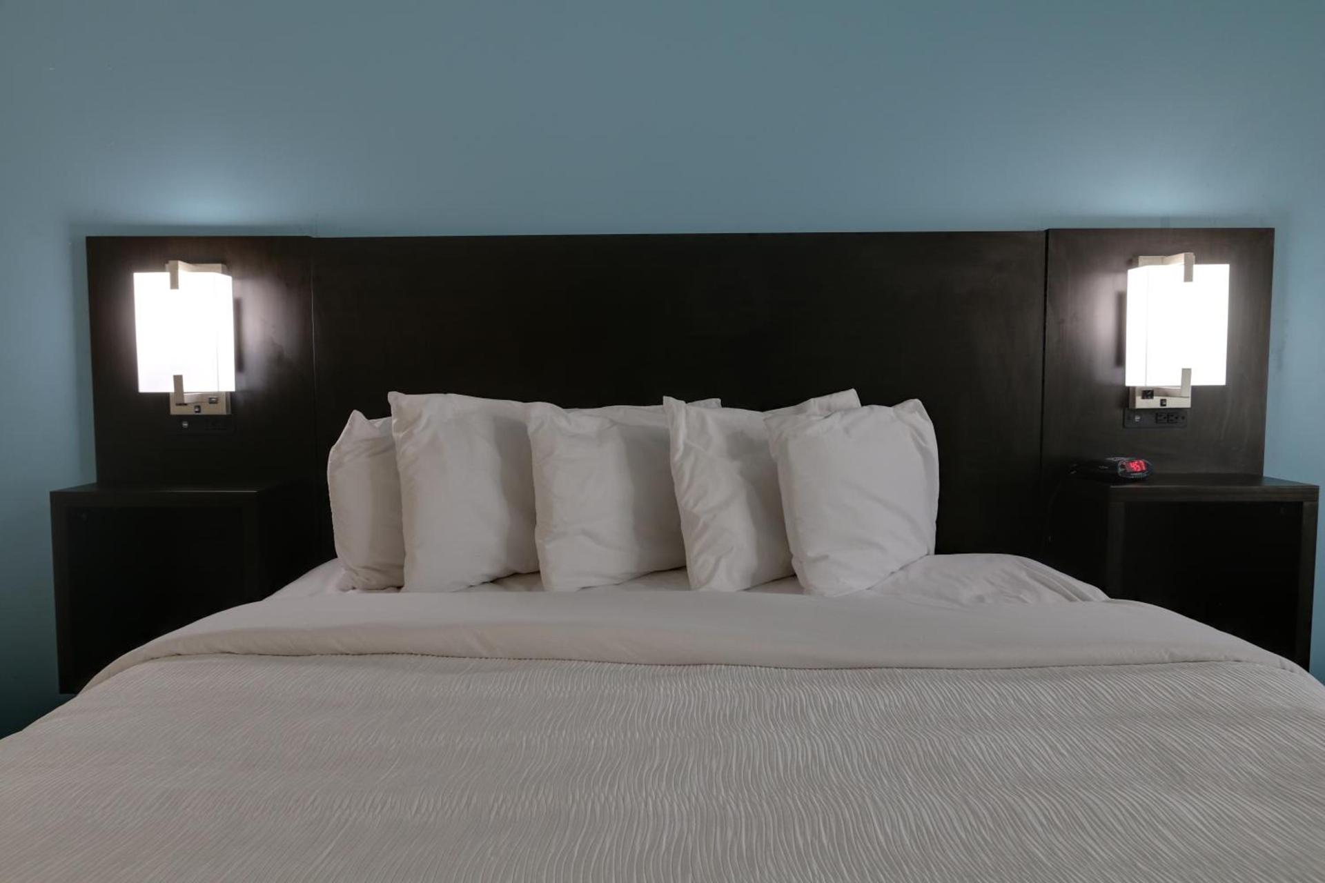 Travelodge by Wyndham Calhoun South I-75 photo 26