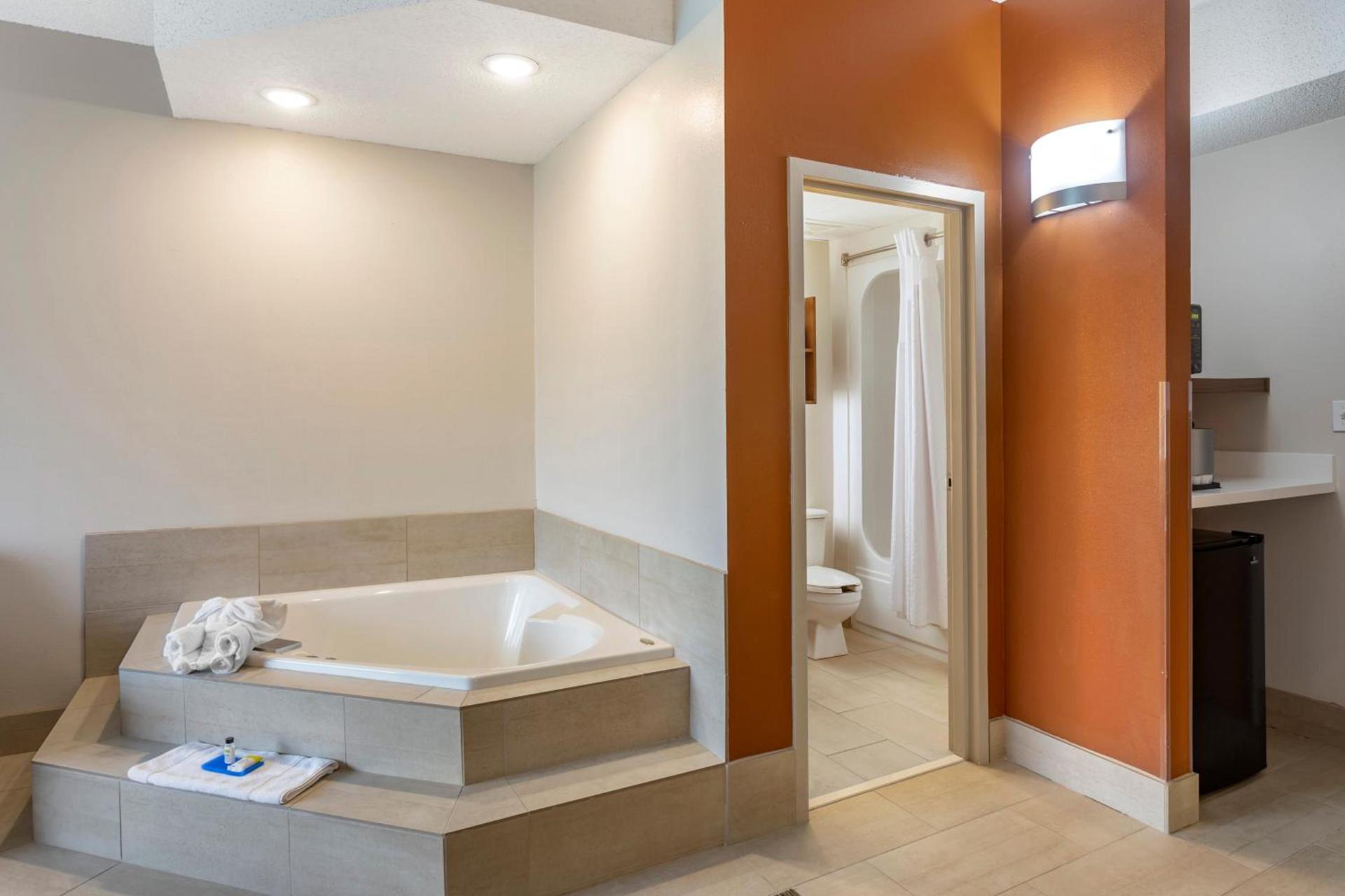 Holiday Inn Express Branson- Green Mountain Drive by IHG photo 46