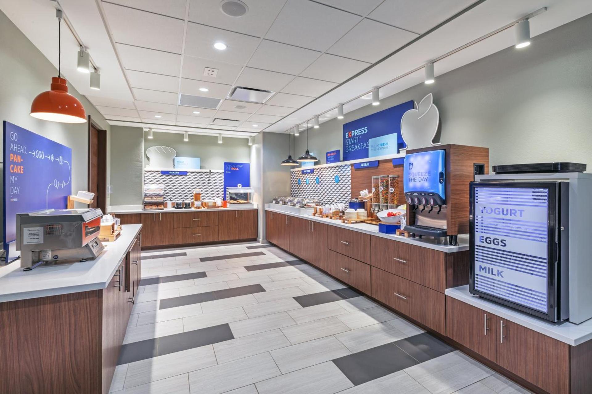 Holiday Inn Express & Suites - Parsons by IHG photo 21
