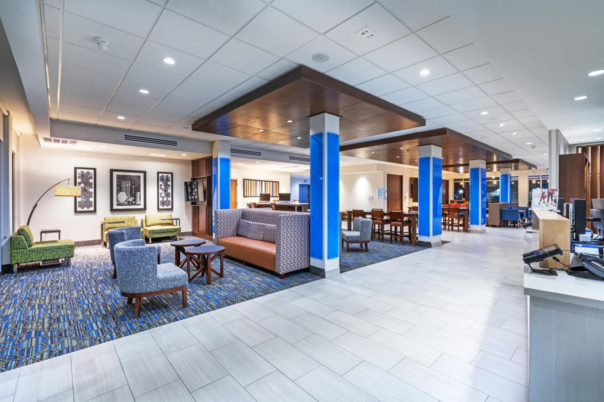 Holiday Inn Express & Suites - Parsons by IHG photo 19