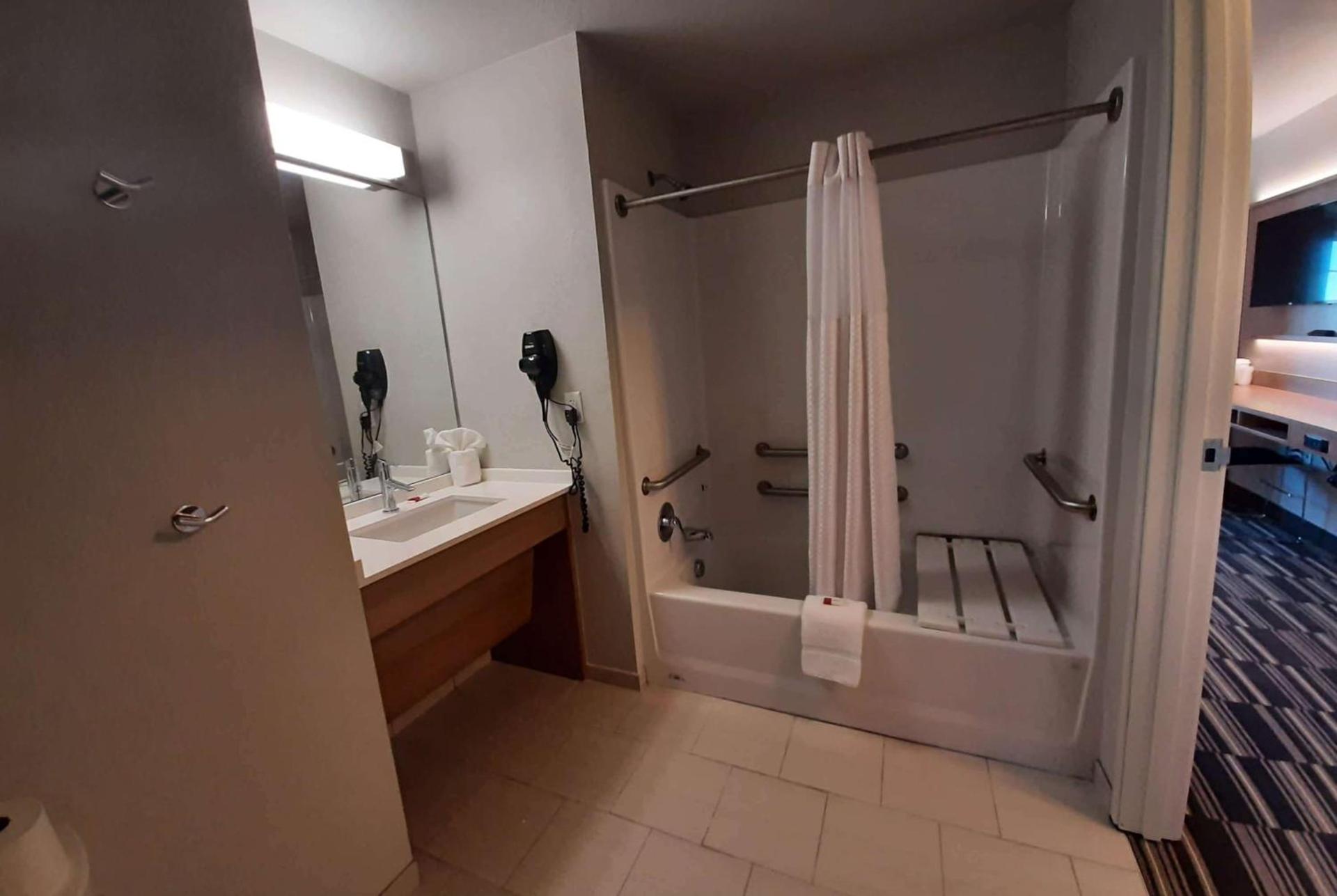 Microtel Inn & Suites by Wyndham Loveland photo 33