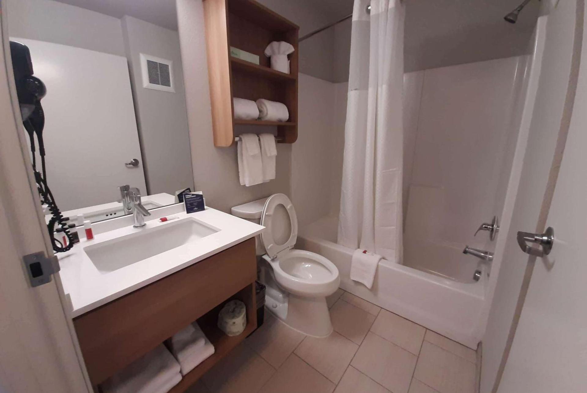Microtel Inn & Suites by Wyndham Loveland photo 31