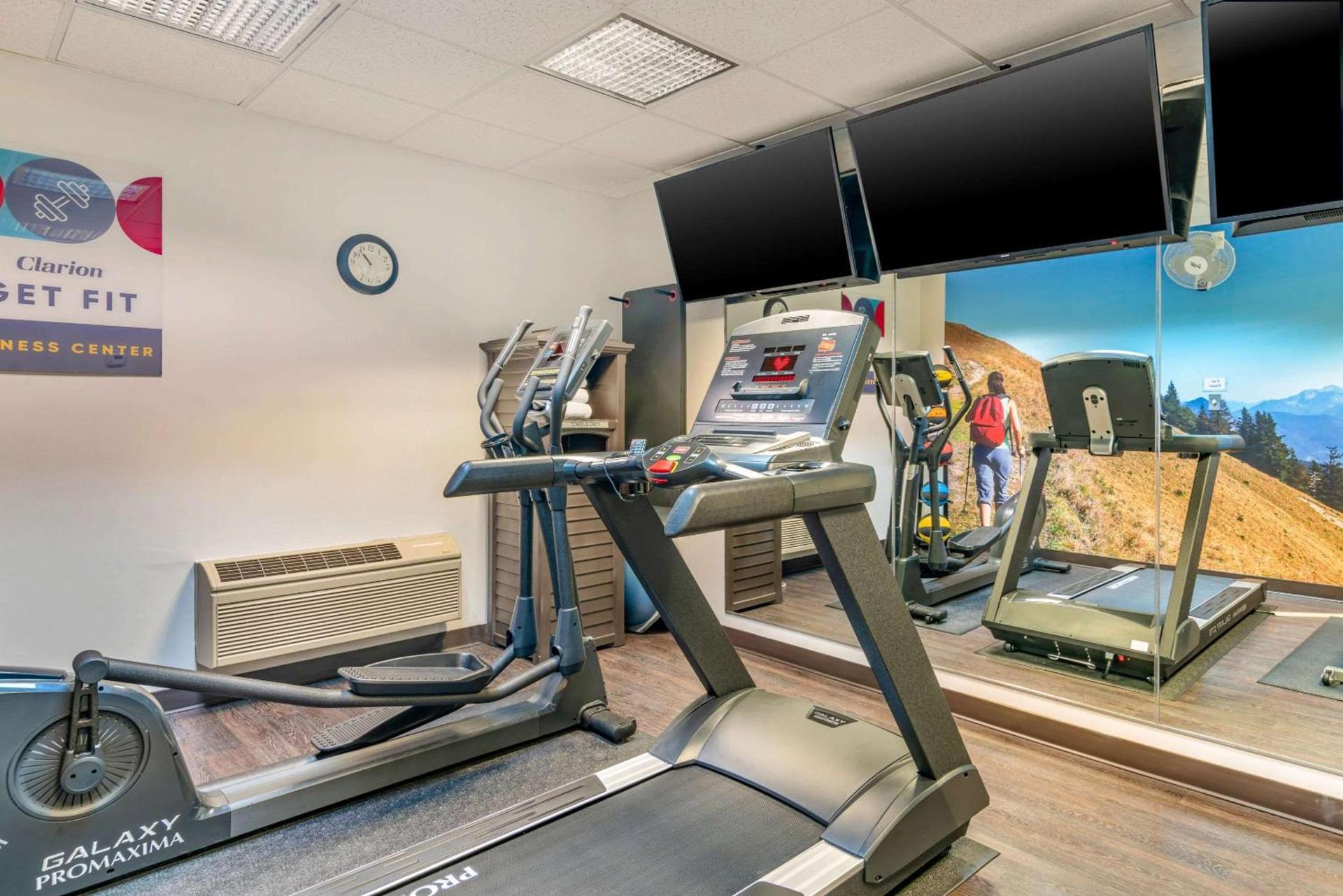 Clarion Pointe Medford photo 25