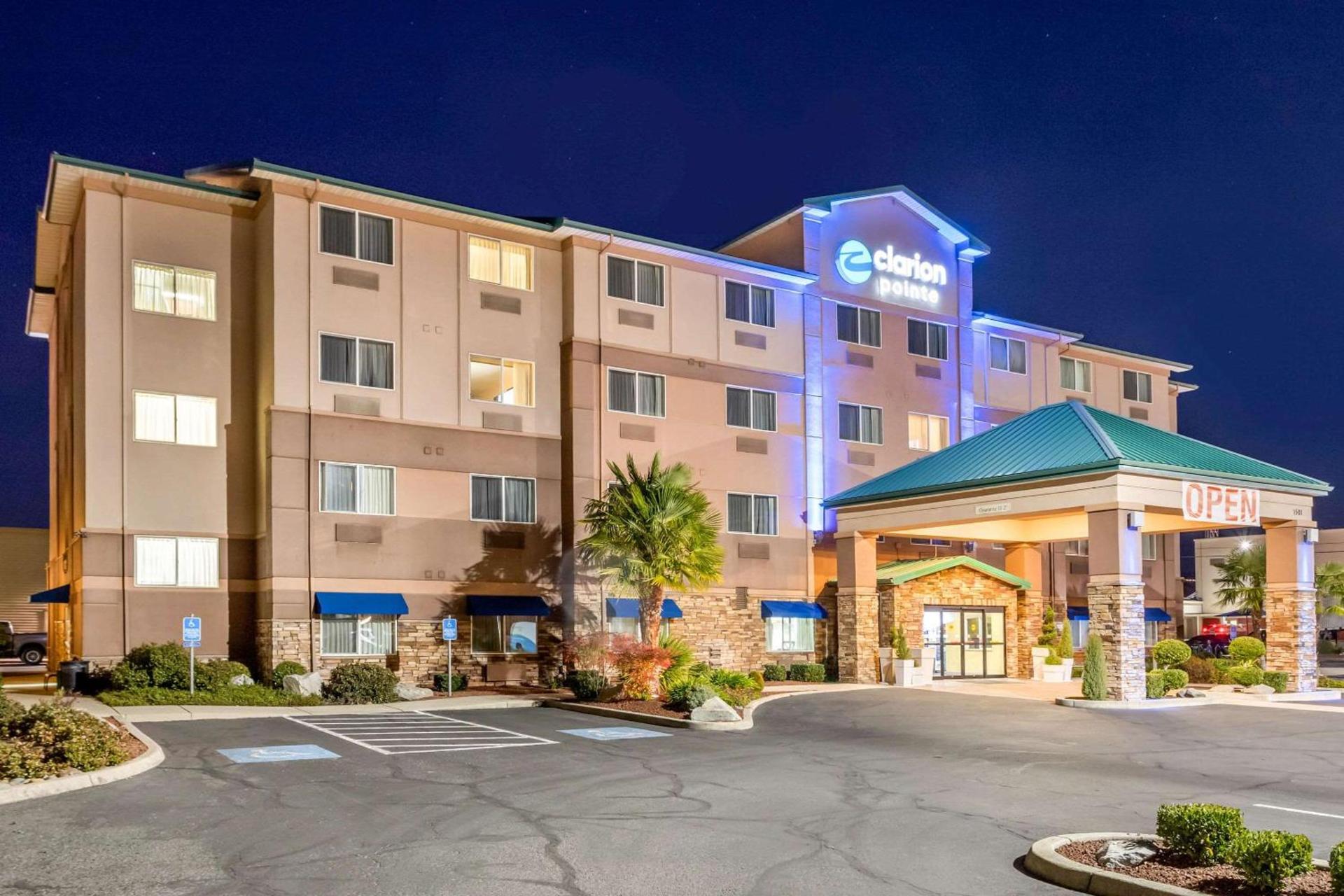 Clarion Pointe Medford photo 31