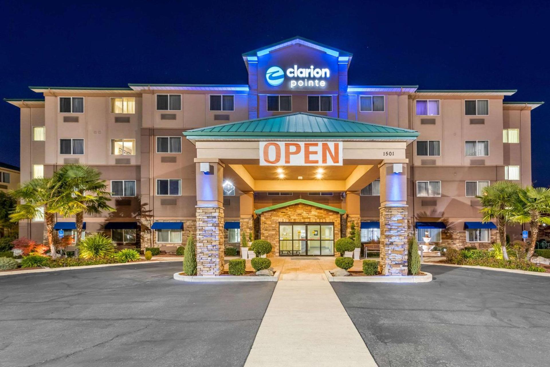 Clarion Pointe Medford photo 34