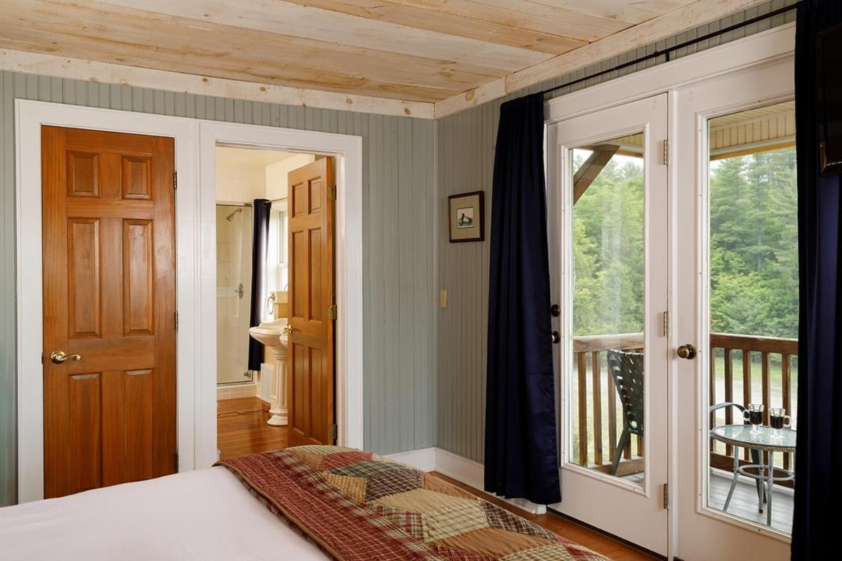 Friends Lake Inn photo 36