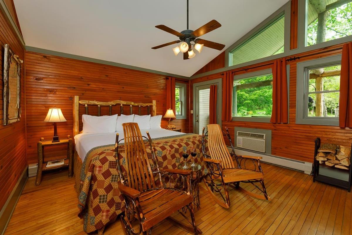 Friends Lake Inn photo 19