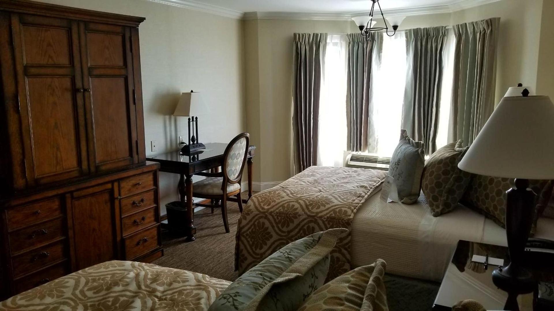 Chelsea Inn photo 46