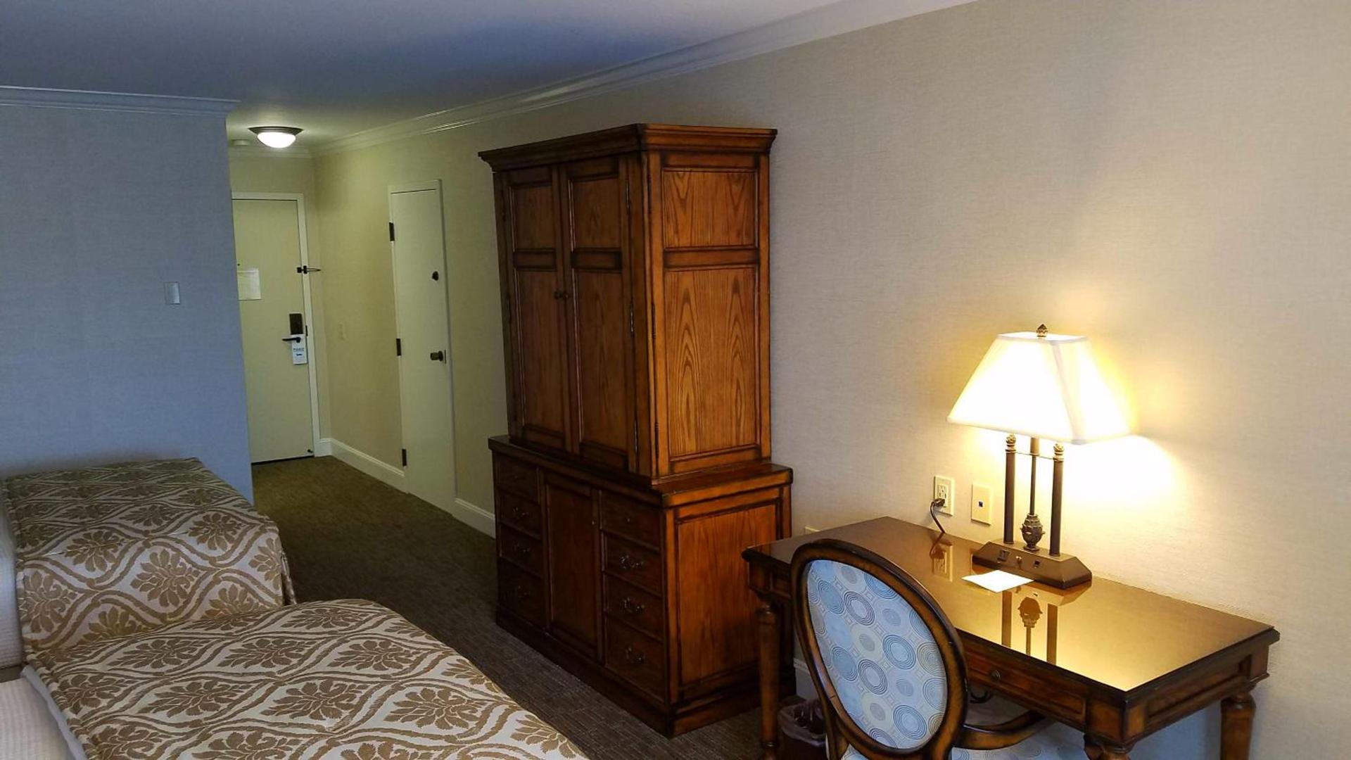 Chelsea Inn photo 55