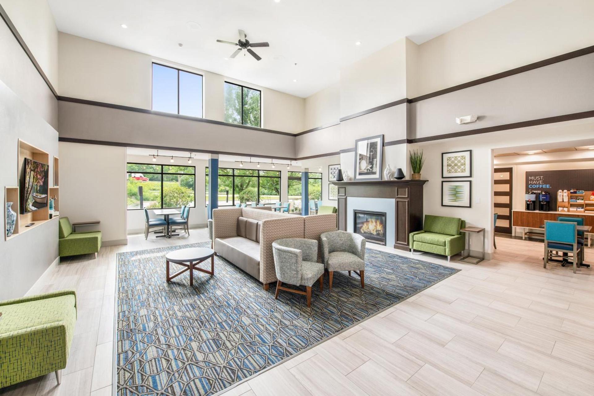 Holiday Inn Express - Delafield by IHG photo 8