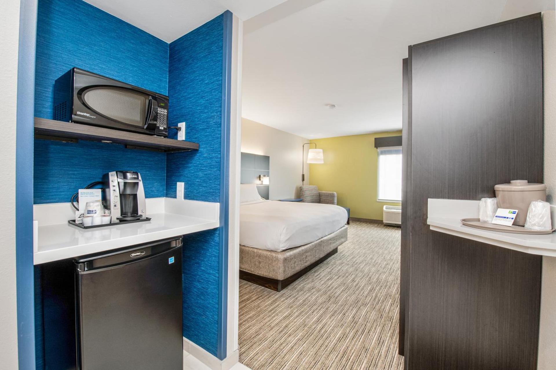 Holiday Inn Express - Delafield by IHG photo 3