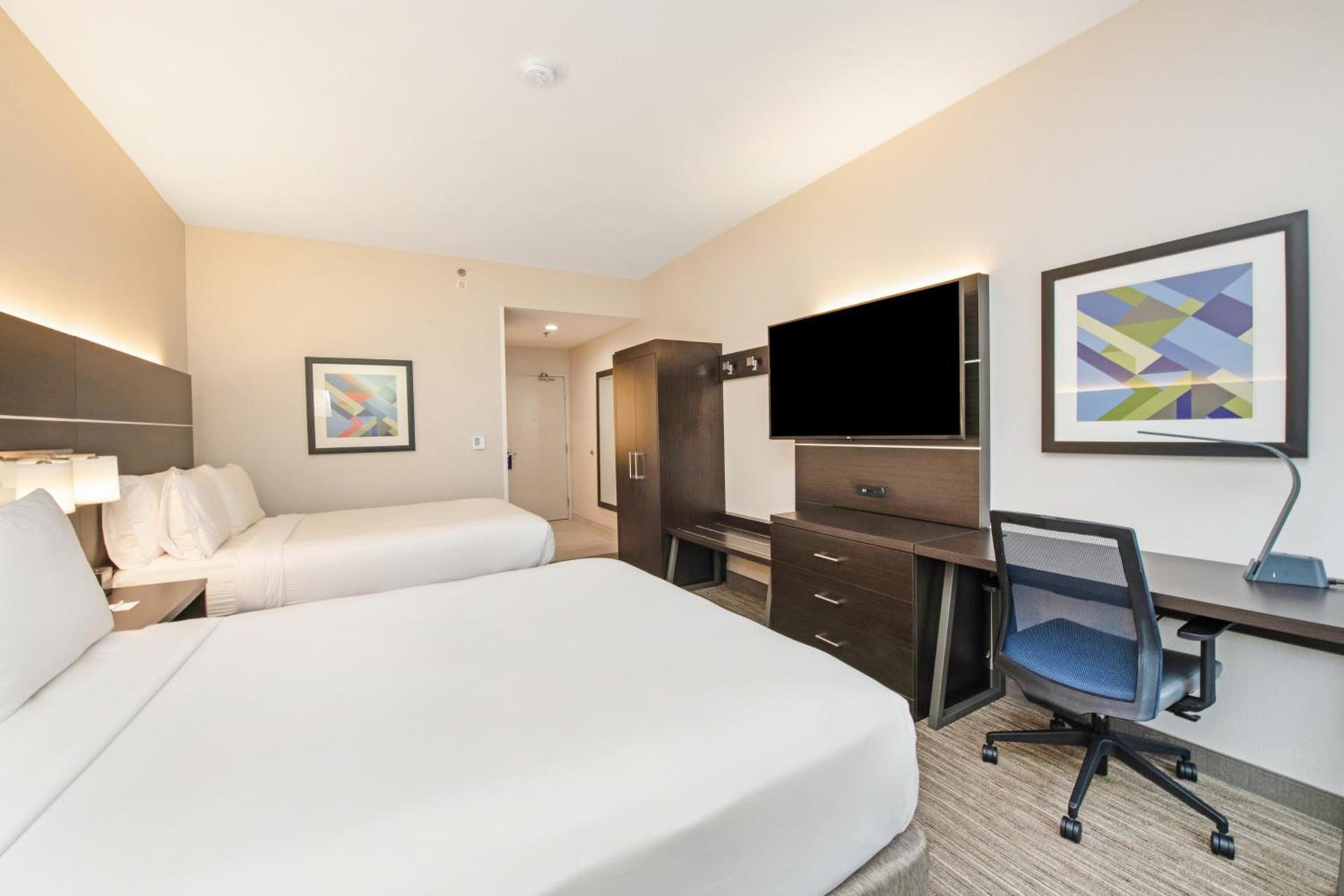 Holiday Inn Express - Delafield by IHG photo 29