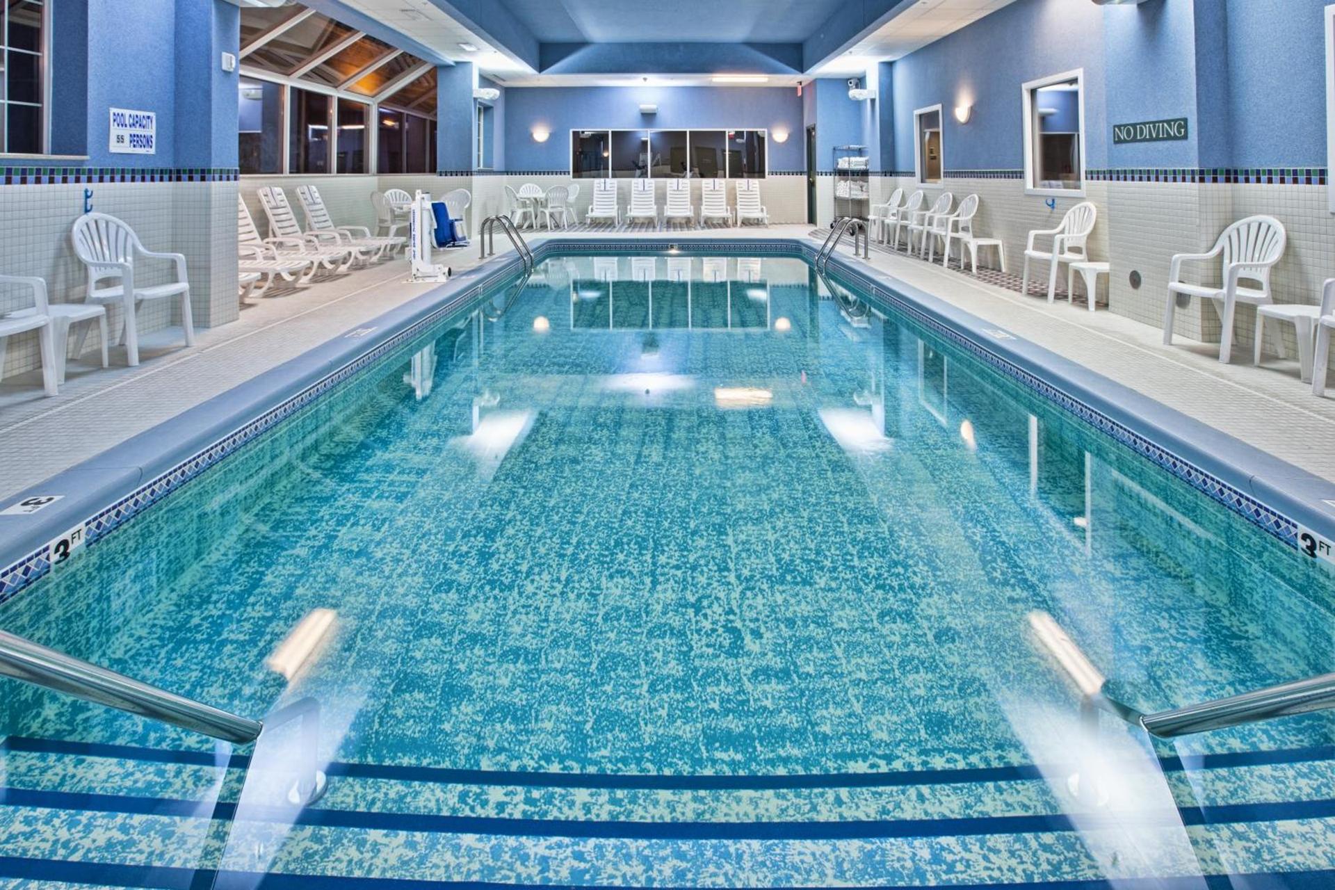 Country Inn & Suites by Radisson, Grand Rapids East, MI photo 54