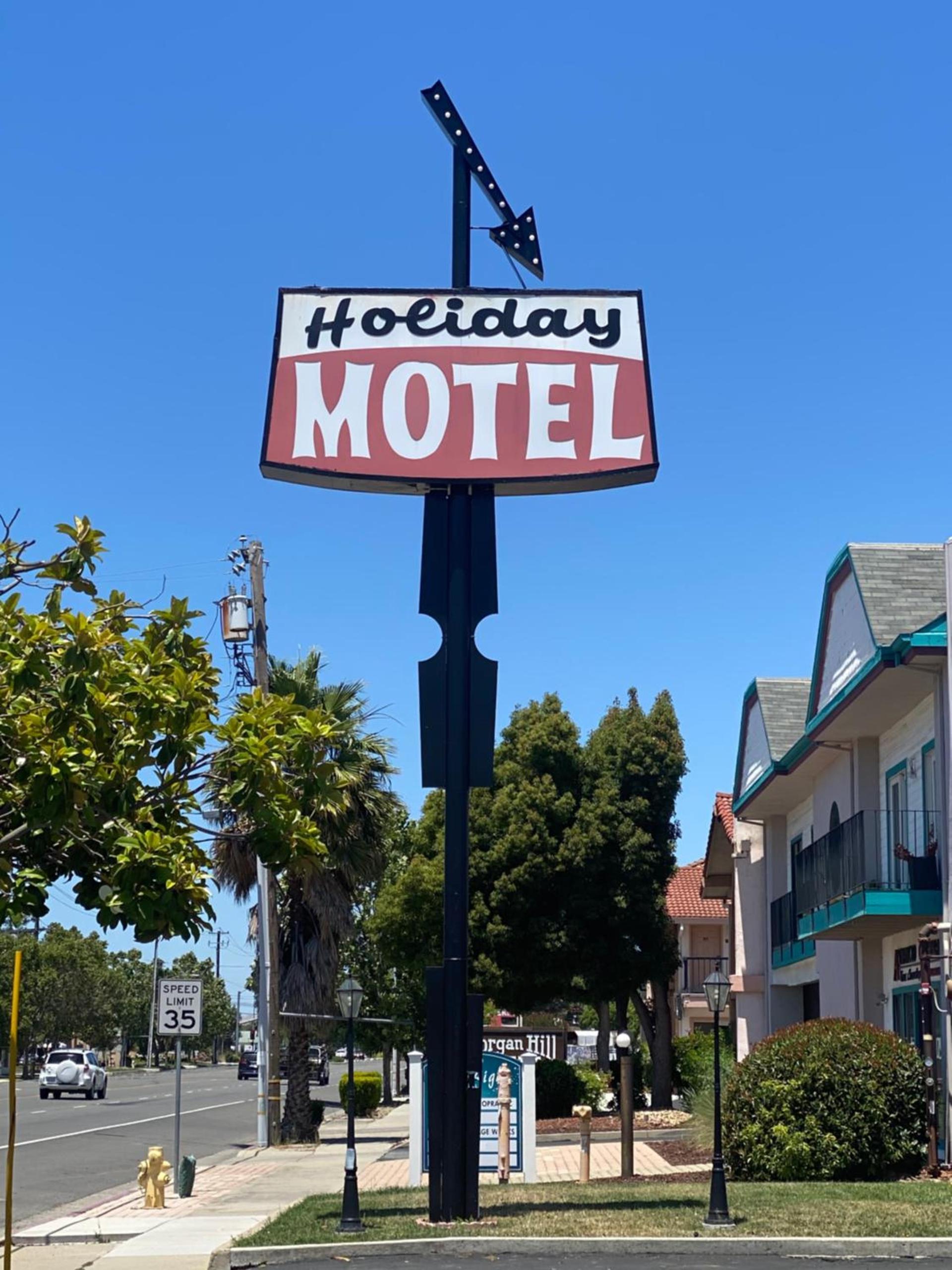 Holiday Motel photo 16