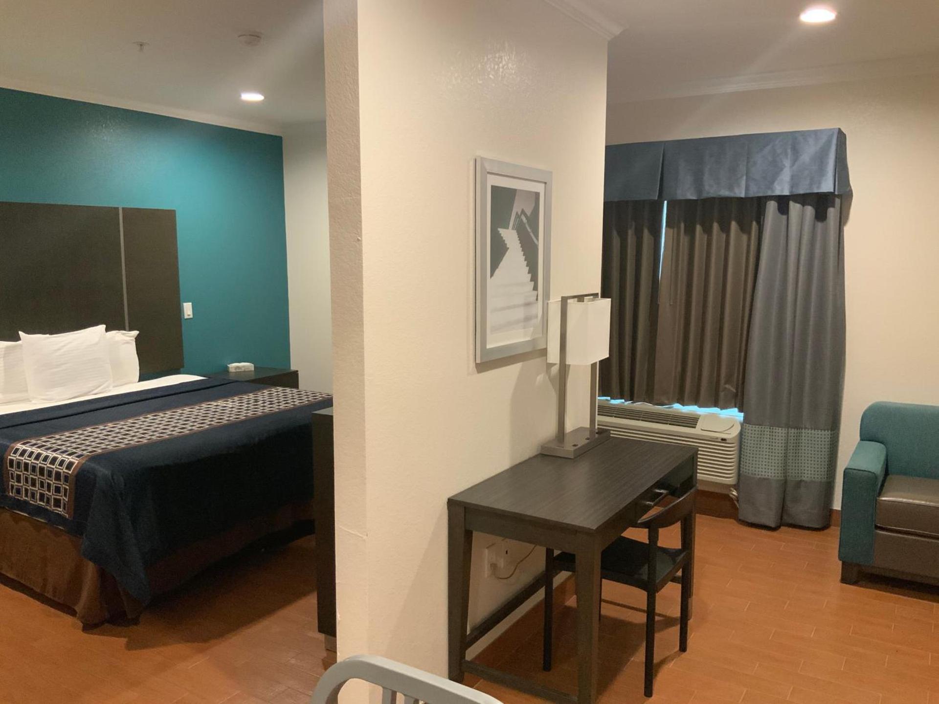 Regency Inn & Suites- NW Houston photo 14
